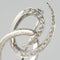 Broche Broche en or blanc et diamants 58 Facettes 19-156