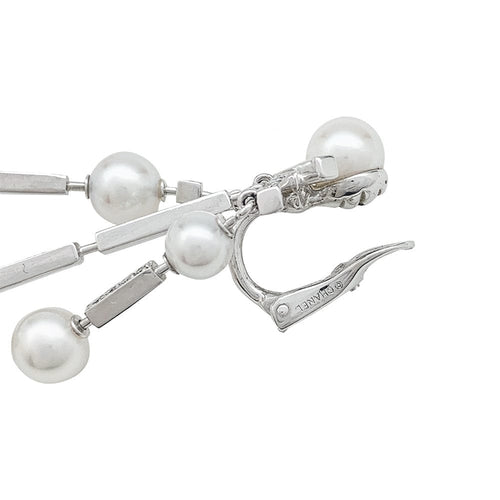 Boucles d'oreilles Boucles d'oreilles Chanel modèle "Matelassé" en or blanc, diamants et perles. 58 Facettes 29995