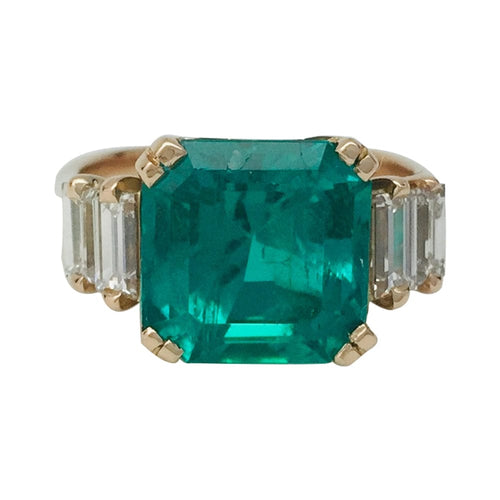 Bague 51 Bague émeraude 4,41 cts or jaune, diamants baguettes. 58 Facettes 28974