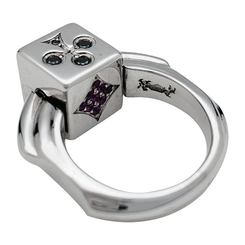 Bague 54 Bague Dé en or blanc diamants noirs et rubis. 58 Facettes 30416