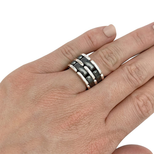 Bague 59 Bague Chanel "Ultra" grand modèle en or blanc et céramique noire. 58 Facettes 30388