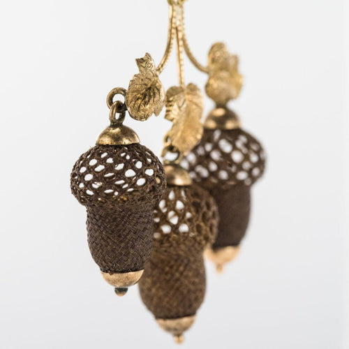 Boucles d'oreilles Boucles d'oreilles anciennes feuilles et glands cheveux 58 Facettes 19-072