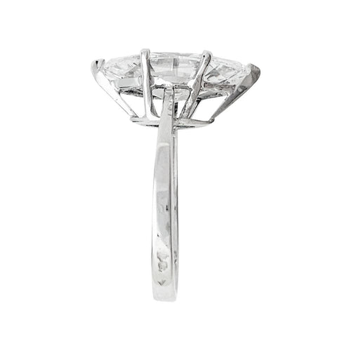 Bague 54 Bague diamant navette de 2,94 carats, platine et or. 58 Facettes 30624