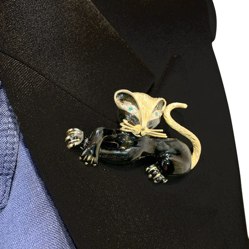 Broche Broche Fred, "Panthère", or jaune, émail, diamants, émeraudes. 58 Facettes 30324