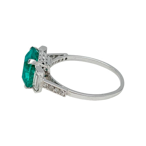 Bague 55 Bague en platine, centrée d'une émeraude de 2,81 carats et diamants. 58 Facettes 30127