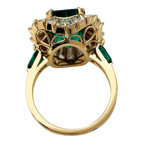 Bague 50 Bague en or jaune jupe émeraude 4,12 carats, diamants. 58 Facettes 30506