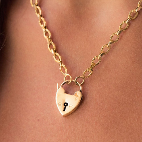 Collier Chaine ancienne ciselée et son cadenas en forme de coeur 58 Facettes CVCO3