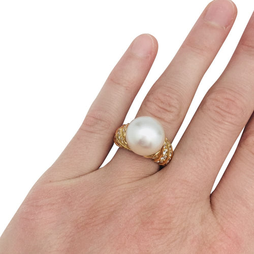 Bague 54 Bague en or jaune Tabbah, perle blanche et diamants. 58 Facettes 21249