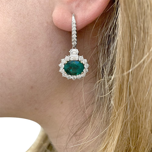 Boucles d'oreilles Boucles d'oreilles en blanc, émeraudes et diamants 58 Facettes 30397