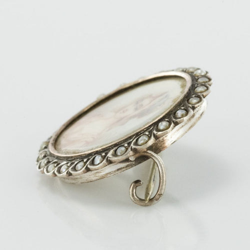 Broche Broche ancienne miniature et perles sur argent 58 Facettes 18-269