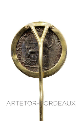Broche Épingle pièce antique 58 Facettes 28331