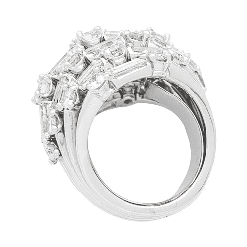 Bague 49 Bague dôme Van Cleef & Arpels en platine et diamants. 58 Facettes 29356-1