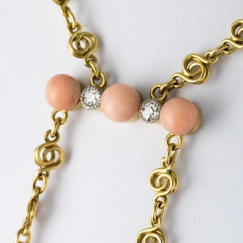 Collier Collier ancien négligé corail peau d'ange et diamants 58 Facettes 17-285