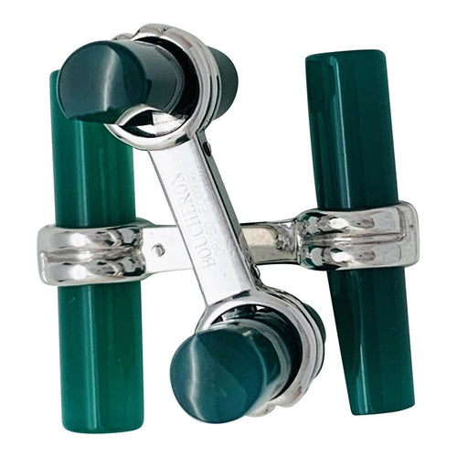 Boutons de manchette Boutons de manchette Boucheron en or blanc, agate verte et onyx. 58 Facettes 30562